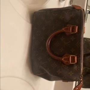 Louis Vuitton Speedy